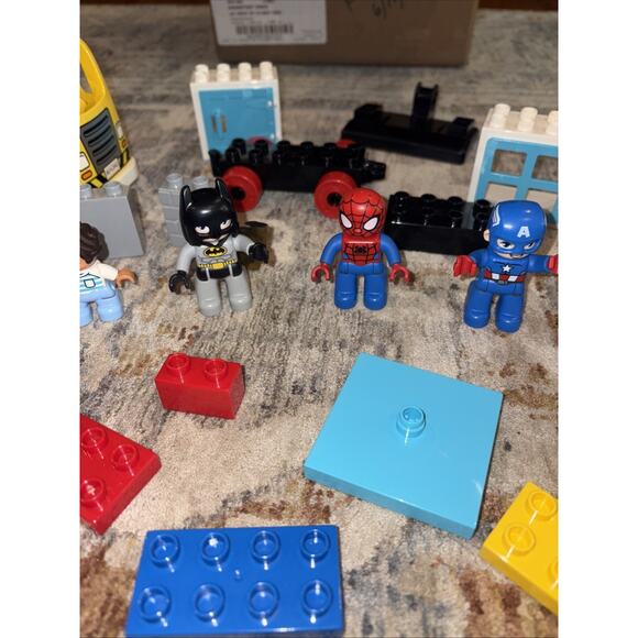 LEGO DUPLO Mixed Lot 100 Pieces/Figurines/Vehicles Genuine Set - Picture 7 of 16